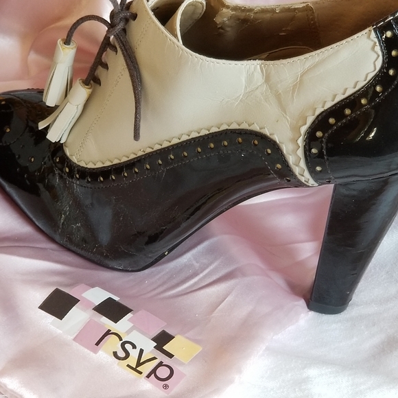 rsvp cream and patent brown leather oxfords 4" with tasseled laces. 8M - Picture 4 of 8